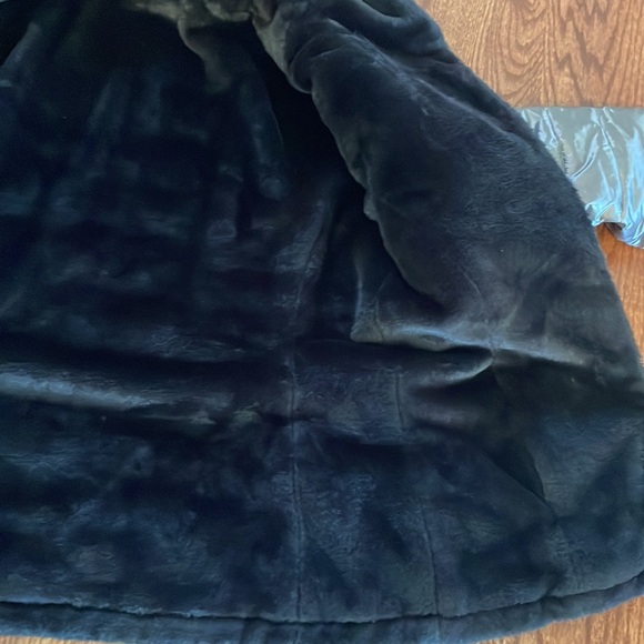 ANDREW MARC women’s REVERSIBLE metallic gray blk puffer / plush hooded jacket M - Picture 16 of 17